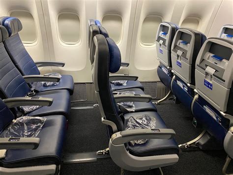 united 777 200 seat review.